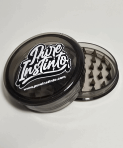 grinder logo Pure Instinto